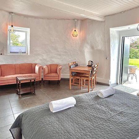 Apartamenty Molle Akirkeby Exterior photo